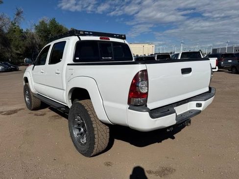 Used 2015 Toyota Tacoma 4x4 Double Cab w/ TRD Sport Package image 3