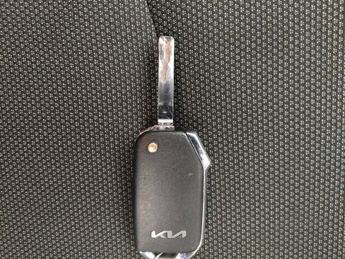 Used 2022 Kia Forte LXS FWD image 32