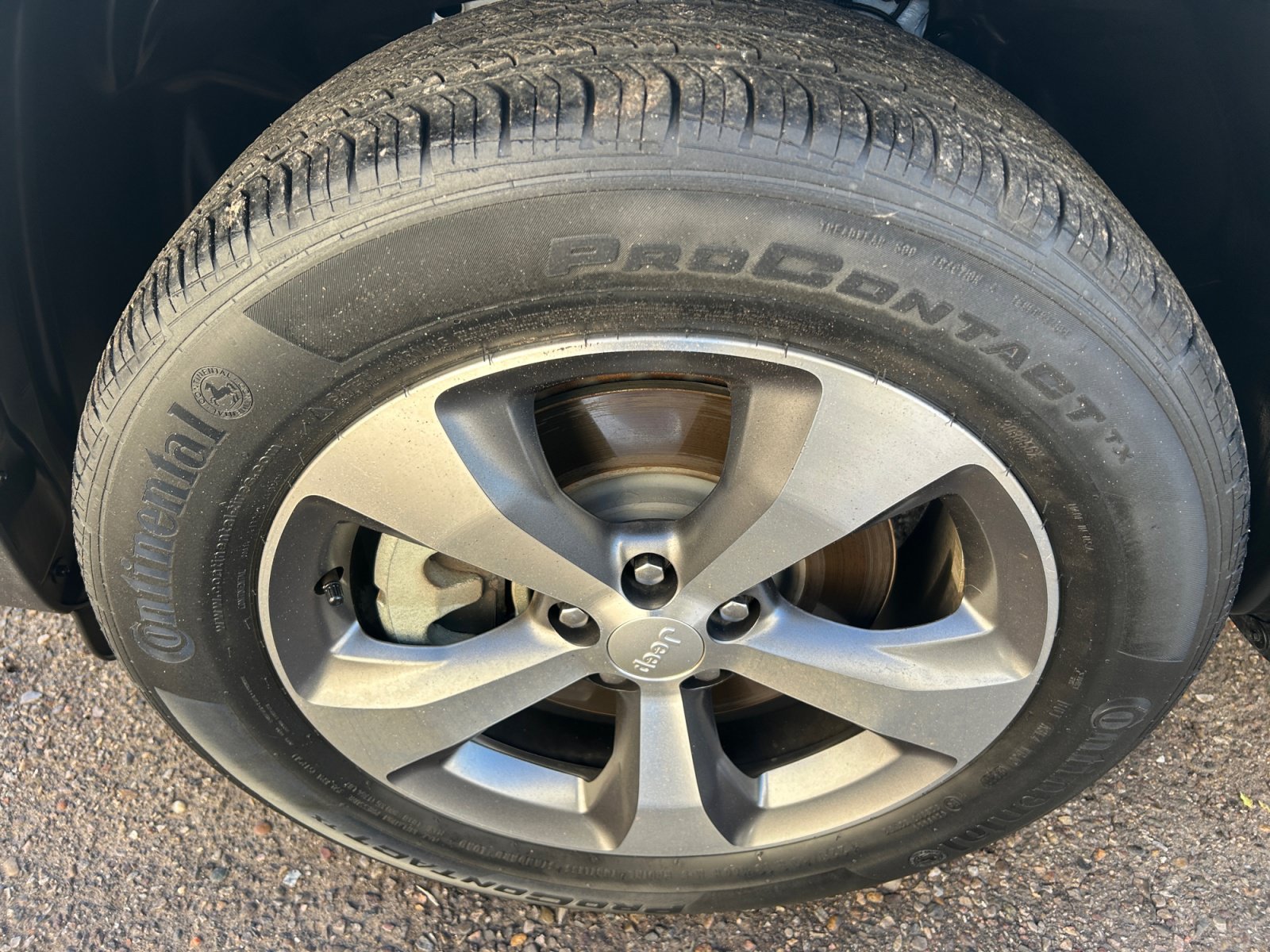Used 2022 Jeep Cherokee Limited AWD/4WD image 12