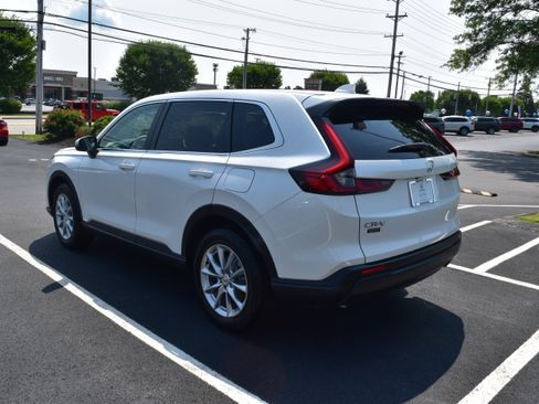 Certified 2026 Honda CR-V EX image 4