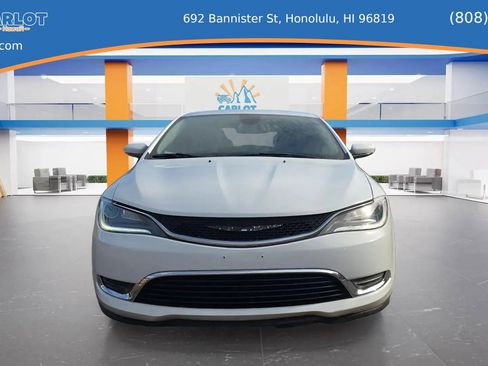 Used 2016 Chrysler 200 Limited image 5