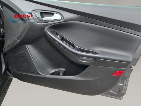 Used 2016 Ford Focus SE FWD image 41