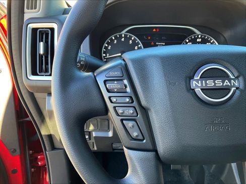 Used 2025 Nissan Frontier SV image 22