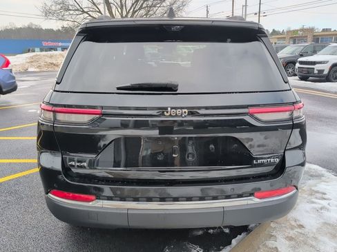 Used 2023 Jeep Grand Cherokee Limited w/ Luxury Tech Group II AWD/4WD image 7