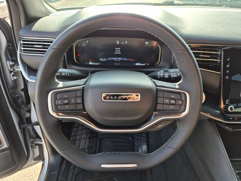 Used 2023 Jeep Wagoneer 4WD image 16
