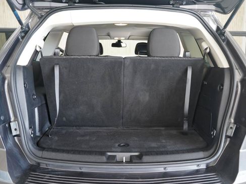 Used 2019 Dodge Journey SE FWD image 39
