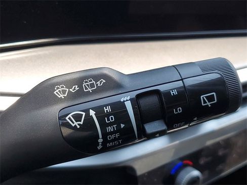 Used 2024 Kia Sorento S image 12