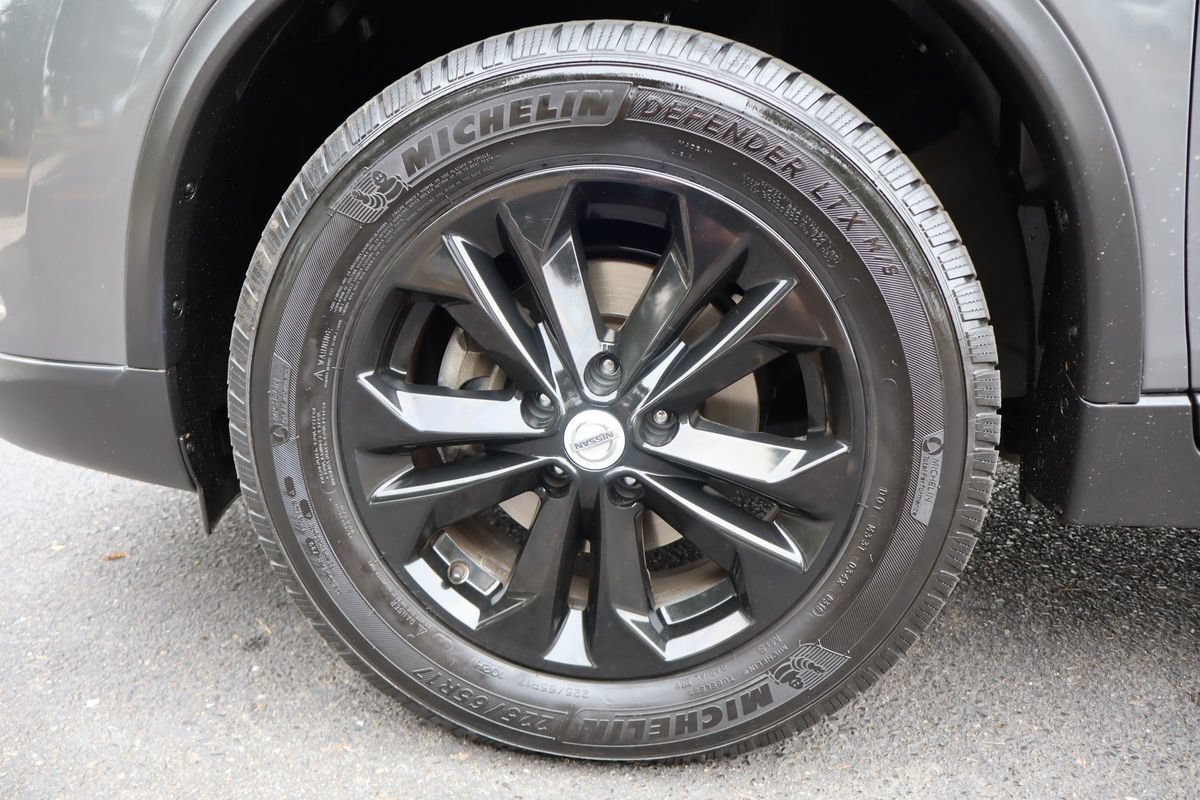 Used 2016 Nissan Rogue SV w/ SV Premium Package AWD/4WD image 41