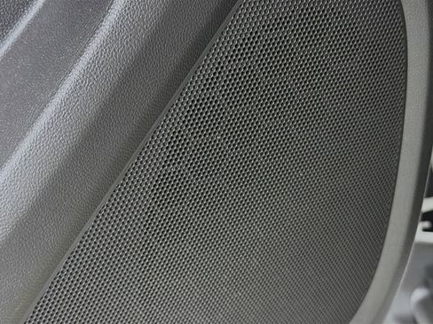 Used 2023 Chevrolet Traverse LT image 22