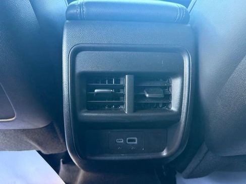 Used 2025 Cadillac XT4 Premium Luxury image 14