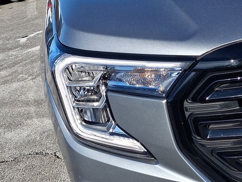 Certified 2023 GMC Terrain SLE w/ Driver Convenience Package image 9