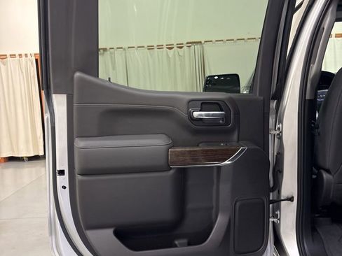 Used 2022 GMC Sierra 1500 SLE w/ X31 Off-Road Package AWD/4WD image 22