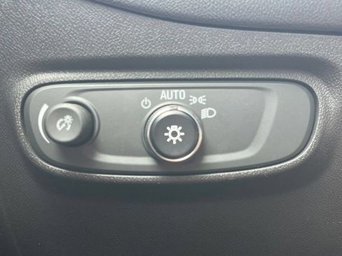 Used 2020 Chevrolet Equinox LS w/ LS Convenience Package AWD/4WD image 10