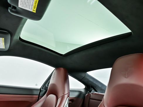 Used 2018 Porsche 911 Carrera image 21