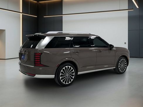 Certified 2026 Hyundai Palisade Calligraphy FWD image 7