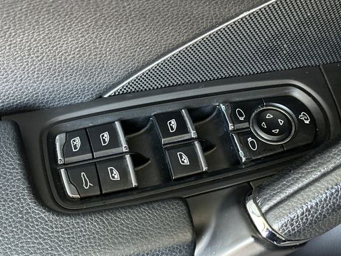 Used 2012 Porsche Cayenne AWD/4WD image 12