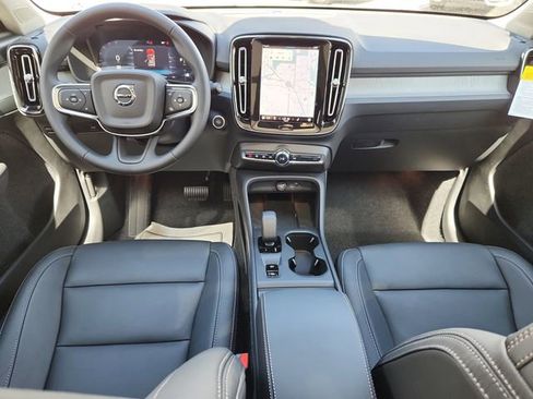 New 2025 Volvo XC40 B5 Core w/ Protection Package Premier image 11