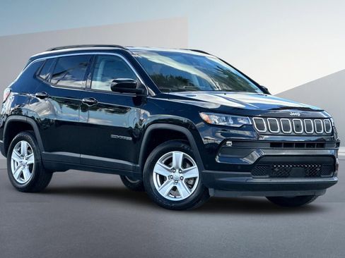 Used 2022 Jeep Compass Latitude w/ Convenience Group image 2