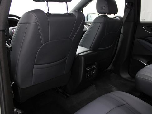 Used 2023 Buick Enclave Essence w/ Experience Buick Package AWD/4WD image 16