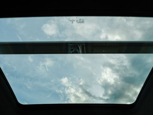 Used 2023 Audi Q5 e Premium Plus image 16