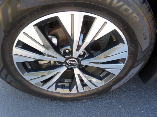 Used 2023 Nissan Rogue SV AWD/4WD image 39