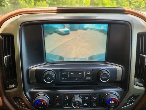 Used 2016 Chevrolet Silverado 2500 High Country w/ Duramax Plus Package AWD/4WD image 18