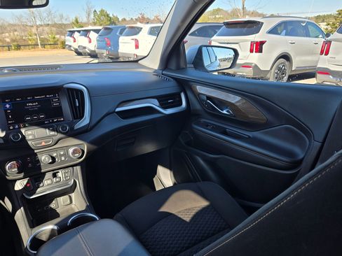 Used 2020 GMC Terrain SLE w/ Driver Convenience Package image 11
