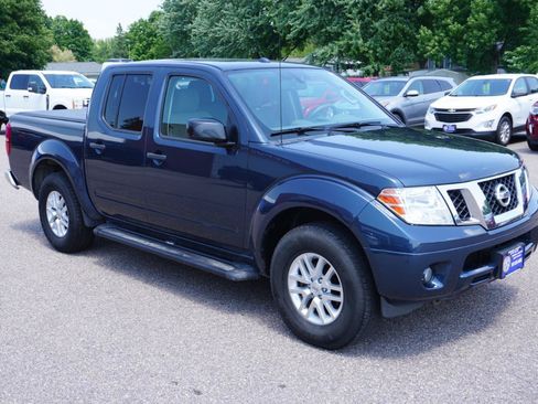 Used 2017 Nissan Frontier SV w/ SV Value Truck Package AWD/4WD image 7