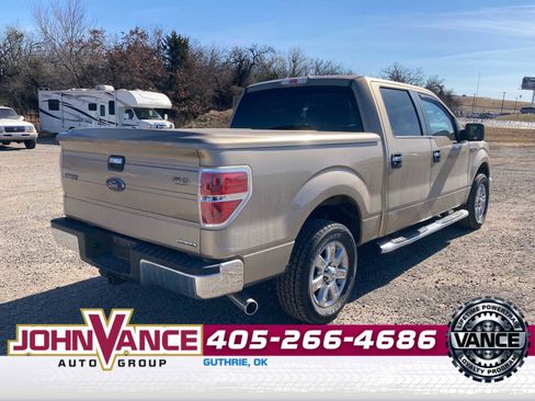 Used 2014 Ford F150 XLT w/ XLT Chrome Package image 7
