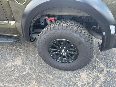 Used 2025 Ford F150 Raptor AWD/4WD image 25