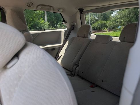 Used 2014 Toyota Sienna LE FWD image 5