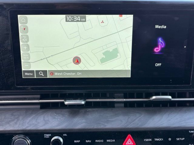 Used 2024 Kia Carnival EX FWD image 26
