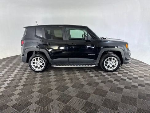 Used 2023 Jeep Renegade Latitude AWD/4WD image 6