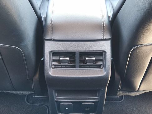 Used 2019 Ford Edge Titanium FWD image 23