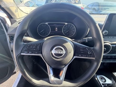 Used 2025 Nissan Sentra SV FWD image 11