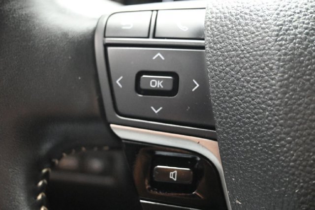 Used 2025 Toyota Camry SE w/ Convenience Package FWD image 18