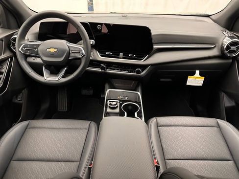 New 2026 Chevrolet Equinox LT w/ Convenience Package II FWD image 7