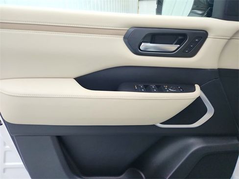 New 2026 Nissan Armada Platinum image 33