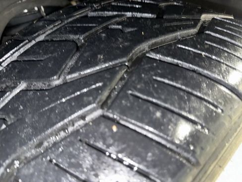 Used 2011 Cadillac Escalade EXT Luxury image 25