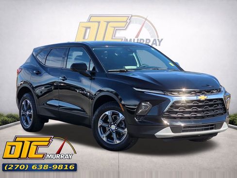 Used 2025 Chevrolet Blazer LT FWD image 1