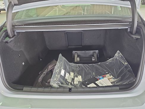 New 2026 BMW i7 xDrive60 w/ Executive Package image 9