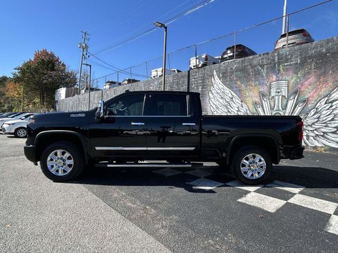 Used 2024 Chevrolet Silverado 2500 High Country w/ Z71 Off-Road Package image 6