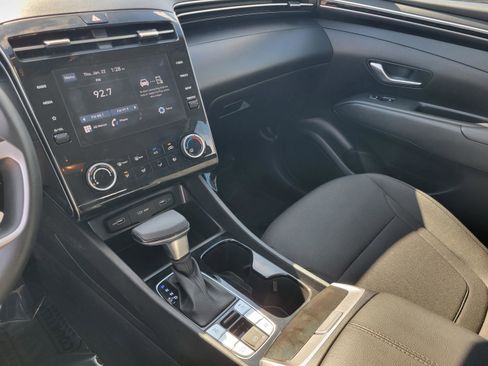 Certified 2023 Hyundai Tucson SE image 32
