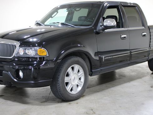 Used 2002 Lincoln Blackwood RWD image 23