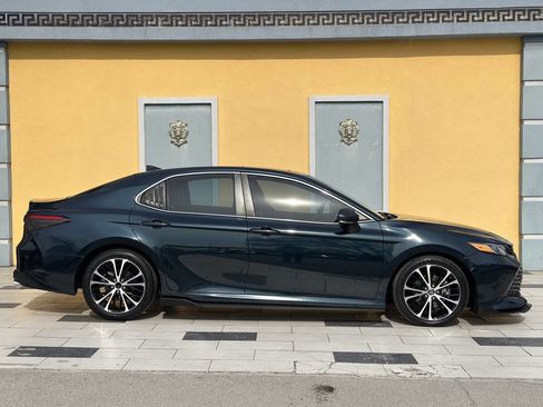 Used 2019 Toyota Camry LE w/ Convenience Package image 10