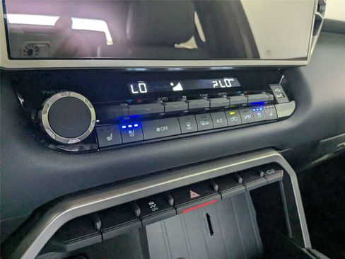 Certified 2026 Toyota Tundra Limited AWD/4WD image 20