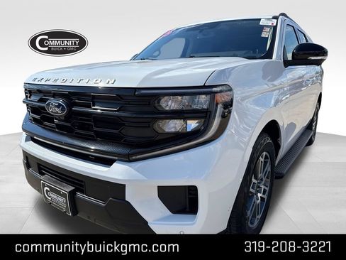 Used 2025 Ford Expedition Active AWD/4WD image 1