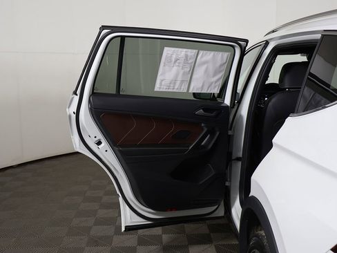 Used 2022 Volkswagen Tiguan SEL R-Line image 24