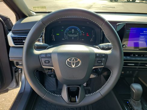 Used 2025 Toyota Camry LE FWD image 22