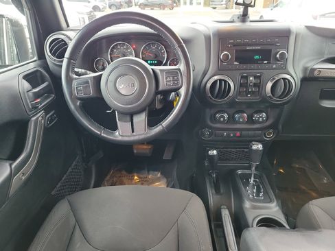 Used 2018 Jeep Wrangler Unlimited Sport S image 9